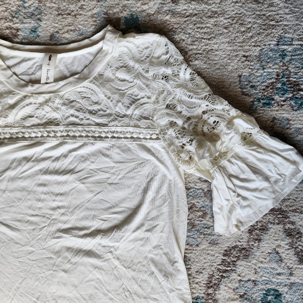 Shirt with lace